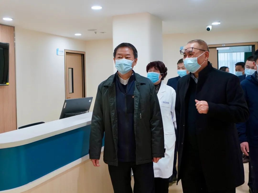 四川省尊龙凯时集团党委书记、董事长任丁率队赴锦弘集团调研