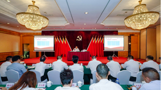 尊龙凯时集团任丁书记带头讲授“不忘初心、牢记使命”主题教育专题党课